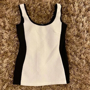 Bailey 44 top size XS NWOT